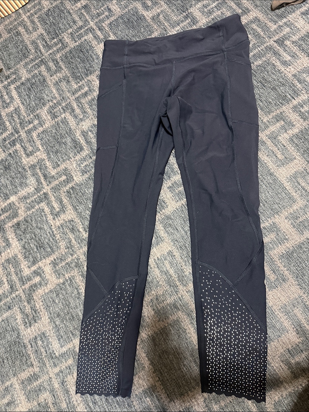 lululemon athletica Navy Blue High-Waist compression Leggings with scallop botto